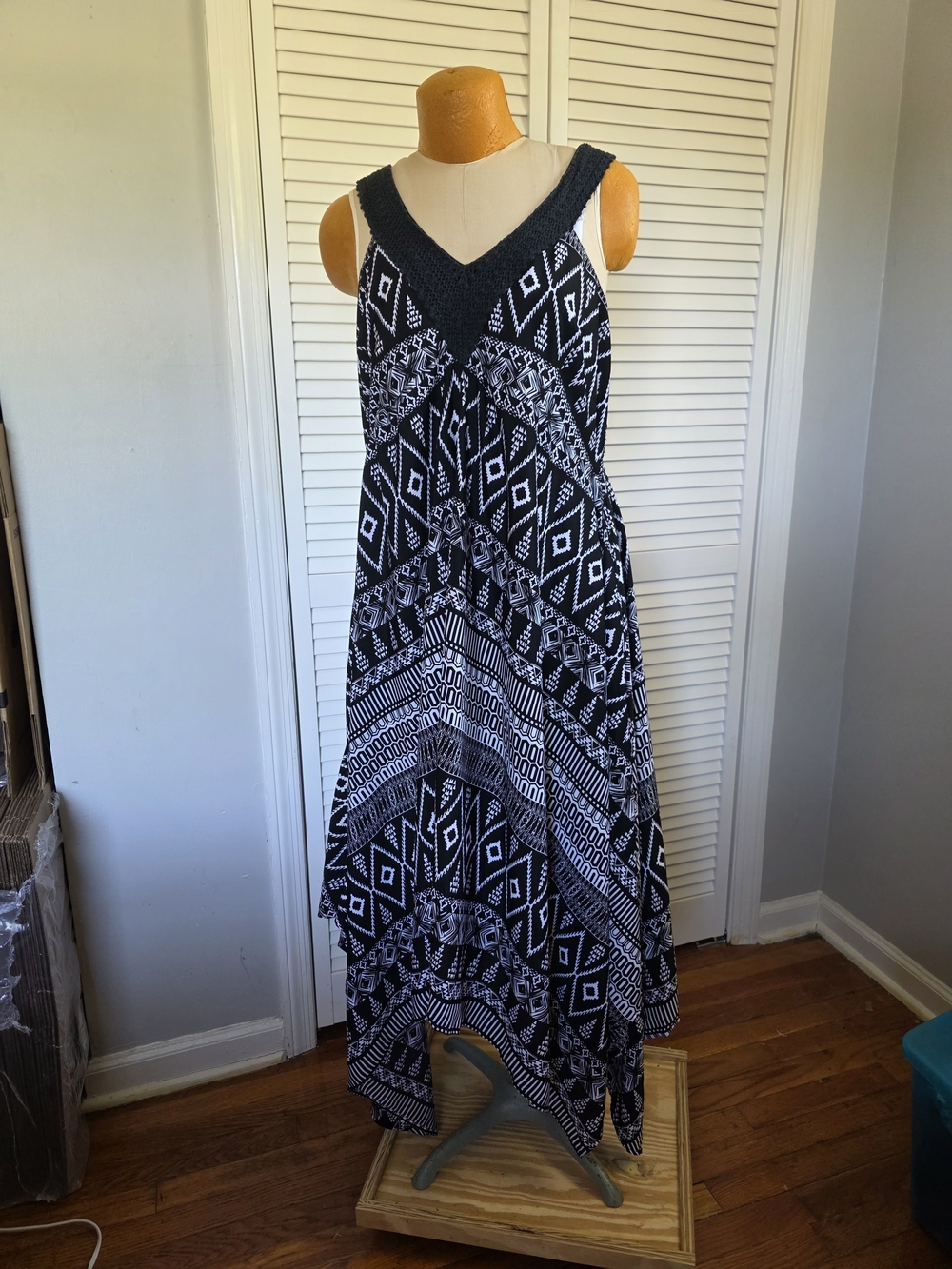 Ambrielle Black and White Geometric Maxi Sun Dress Boho Tribal Casual Chic